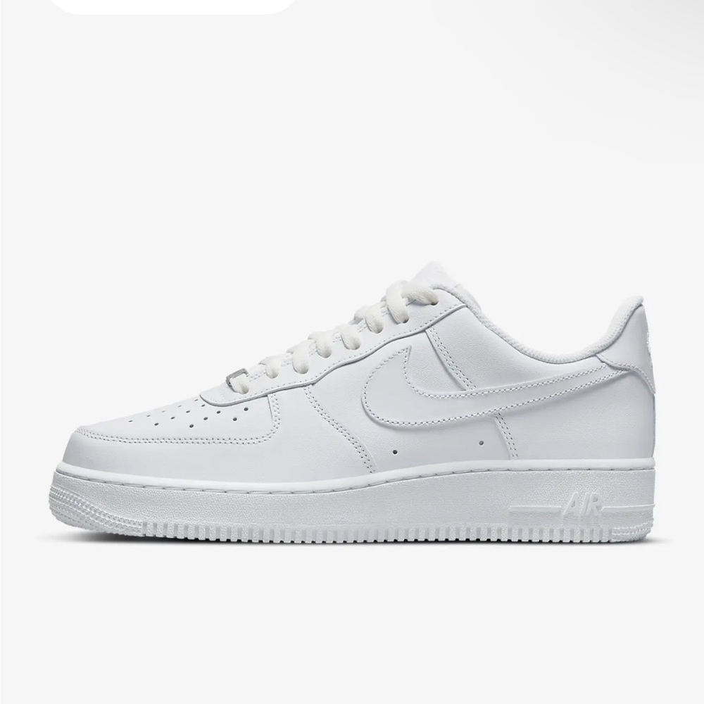 BRAND NEW NIKE AIR FORCE 1